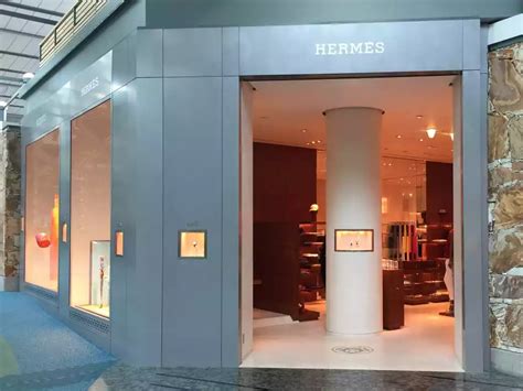 Hermes stores in Vancouver airport